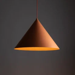 Lampadari Cucina-Selezionato da Mazzolaluce Lampadario cono per cucina 50 cm arancione in metallo