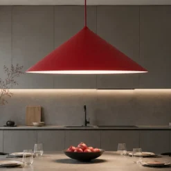 Lampadari Cucina-Selezionato da Mazzolaluce Lampadario cono rosso a sospensione 50 cm per tavolo da cucina moderna