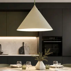 Lampade A Sospensione-Selezionato da Mazzolaluce Lampadario cono verde 33 cm di metallo per cucina