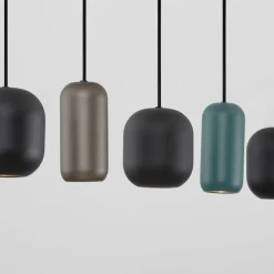 Lampadari Moderni-Selezionato da Mazzolaluce Lampadario con pendenti a sospensione multicolor per sala da pranzo
