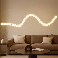Lampadari Moderni-Selezionato da Mazzolaluce Lampadario contemporaneo collana vetri bianchi e oro led 3000k dimmerabile