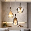 Lampadari Moderni-Selezionato da Mazzolaluce Lampadario con 3 vetri multicolor pendeti per soggiorno moderno