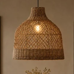 Lampadari Moderni-Selezionato da Mazzolaluce Lampadario cupola di rattan a sospensione marrone per sala da pranzo