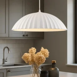 Lampadari Cucina-Selezionato da Mazzolaluce Lampadario da cucina bianco design moderno in cemento