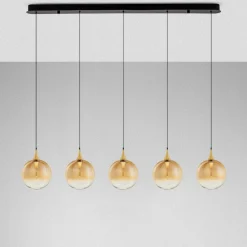 Lampadari Cucina-Selezionato da Mazzolaluce Lampadario da cucina con sfere pendenti vetro ambra