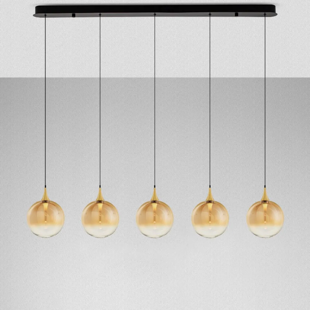 Lampadari Cucina-Selezionato da Mazzolaluce Lampadario da cucina con sfere pendenti vetro ambra