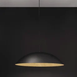 Lampadari Cucina-Selezionato da Mazzolaluce Lampadario da cucina cupola nera e legno led 3000k dimmerabile