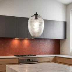 Lampadari Cucina-Selezionato da Mazzolaluce Lampadario da cucina vetro rigato trasparente