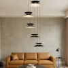 Lampadari Moderni-Selezionato da Mazzolaluce Lampadario design con pendenti nero oro per da pranzo moderna