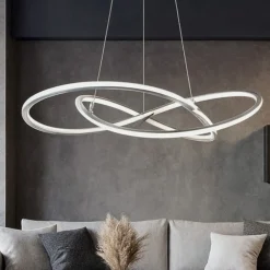Lampadari Moderni-Selezionato da Mazzolaluce Lampadario design cromato per soggiorno moderno