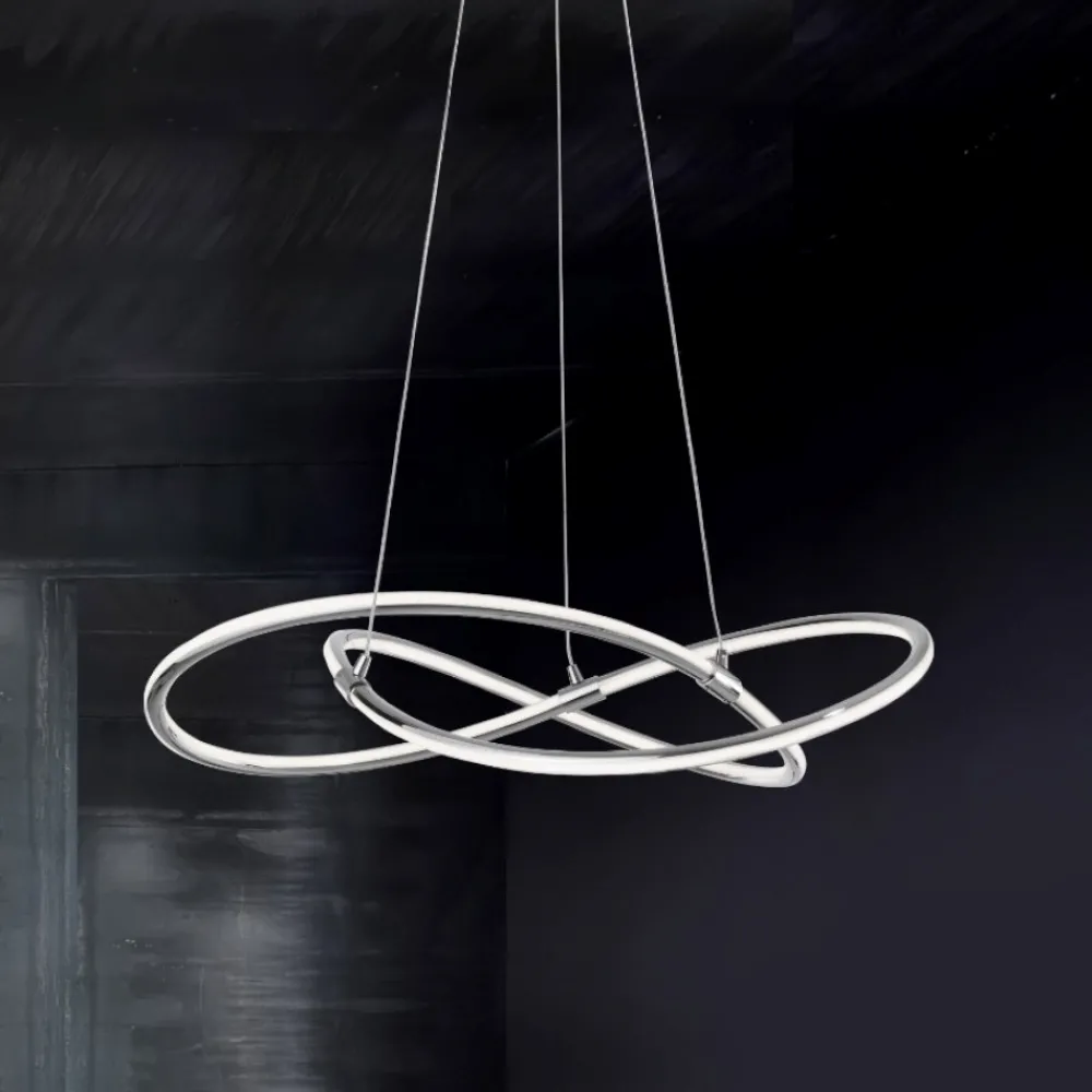 Lampadari Moderni-Selezionato da Mazzolaluce Lampadario design cromato per soggiorno moderno