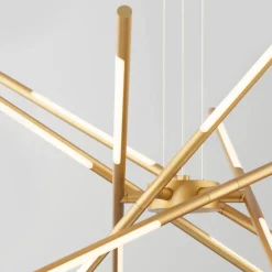 Lampadari Moderni-Selezionato da Mazzolaluce Lampadario design moderno oro bacchette led per soggiorno
