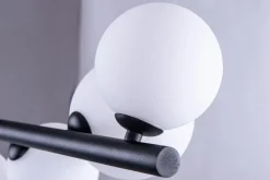 Lampadari Moderni-Selezionato da Mazzolaluce Lampadario design moderno spirale nero per soggiorno