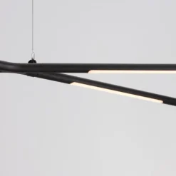 Lampadari Moderni-Selezionato da Mazzolaluce Lampadario design nero led per salone moderno