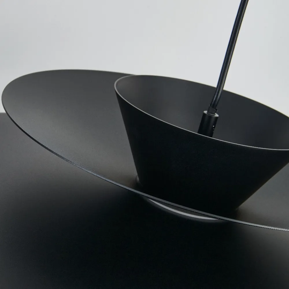 Lampadari Cucina-Selezionato da Mazzolaluce Lampadario design nero per tavolo da pranzo cucina moderna