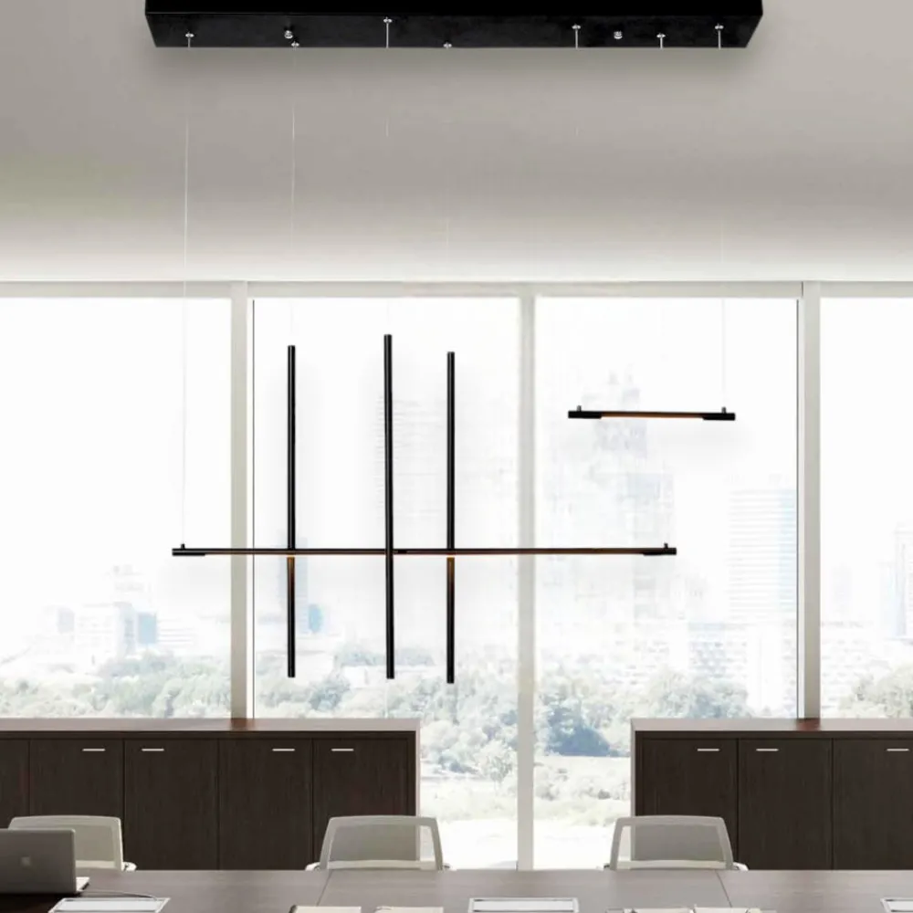 Lampadari Moderni-Selezionato da Mazzolaluce Lampadario design nero per tavolo soggiorno moderno