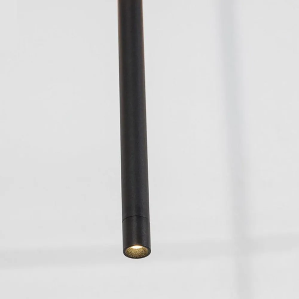Lampadari Moderni-Selezionato da Mazzolaluce Lampadario design nero per tavolo soggiorno moderno