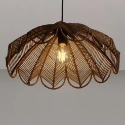 Lampadari Cucina-Selezionato da Mazzolaluce Lampadario di rattan marrone intrecciato per cucina