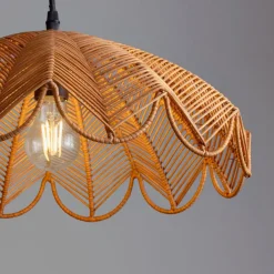Lampadari Cucina-Selezionato da Mazzolaluce Lampadario di rattan miele intrecciato per cucina
