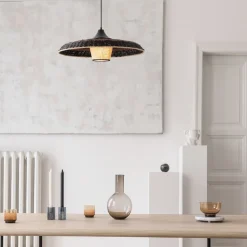 Lampadari Cucina-Selezionato da Mazzolaluce Lampadario disco di rattan naturale nero marrone e tessuto per sala da pranzo