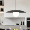 Lampadari Cucina-Selezionato da Mazzolaluce Lampadario disco nero in metallo 65 cm per cucina moderna sfera di vetro