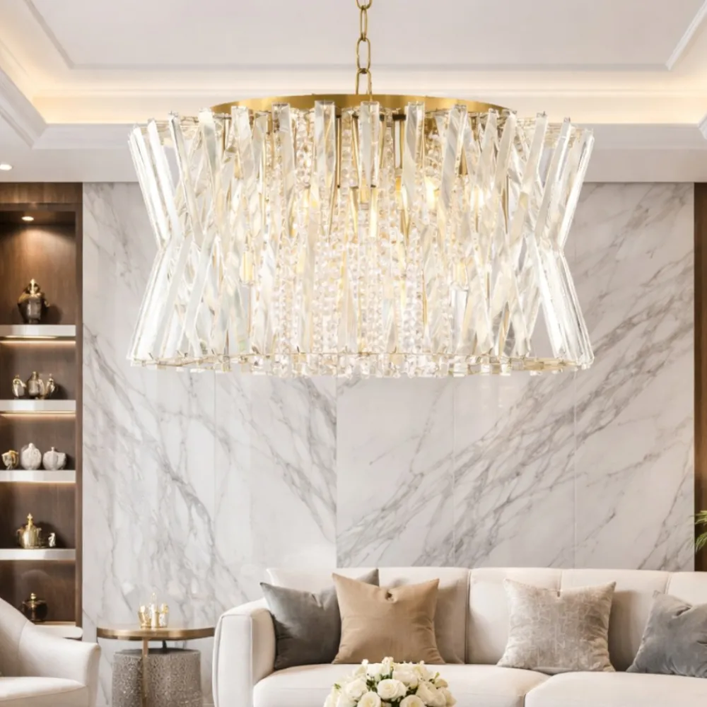 Lampadari Moderni-Selezionato da Mazzolaluce Lampadario dorato di cristalli trasparenti per salone