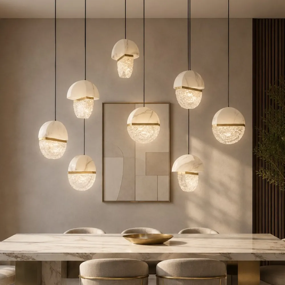 Lampadari Moderni-Selezionato da Mazzolaluce Lampadario elegante in marmo bianco e vetro 8 pendenti per tavolo soggiorno