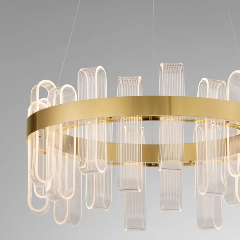 Lampadari Moderni-Selezionato da Mazzolaluce Lampadario elegante moderno per soggiorno dorato deisgn