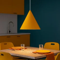 Lampadari Cucina-Selezionato da Mazzolaluce Lampadario giallo cono di metallo 25cm per cucina