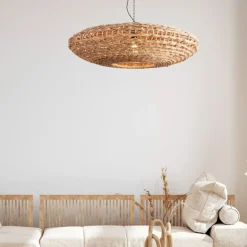 Lampadari Moderni-Selezionato da Mazzolaluce Lampadario in rattan e giacinto per soggiorno salotto