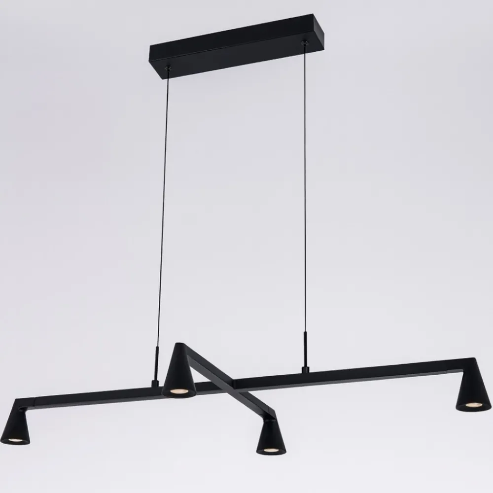 Lampadari Moderni-Selezionato da Mazzolaluce Lampadario led nero design moderno per illuminazione tavolo