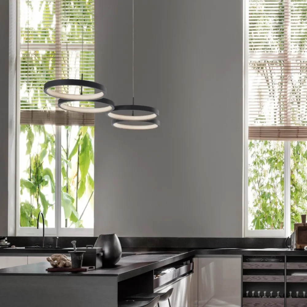 Lampadari Moderni-Selezionato da Mazzolaluce Lampadario led per soggiorno moderno nero design cerchi