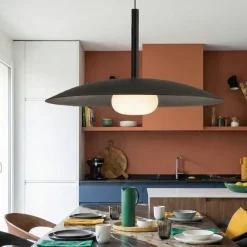 Lampadari Cucina-Selezionato da Mazzolaluce Lampadario led piatto nero sfera di vetro saliscendi per cucina