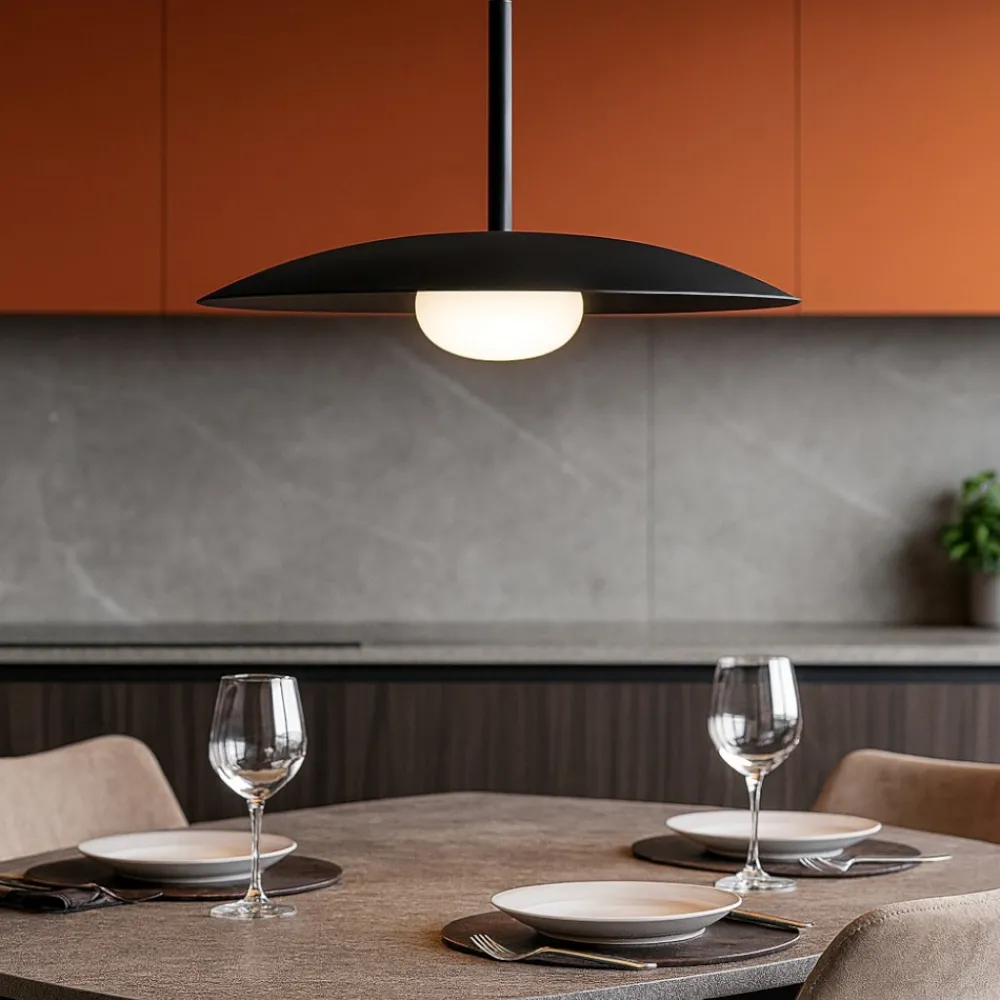 Lampadari Cucina-Selezionato da Mazzolaluce Lampadario led piatto nero sfera di vetro saliscendi per cucina