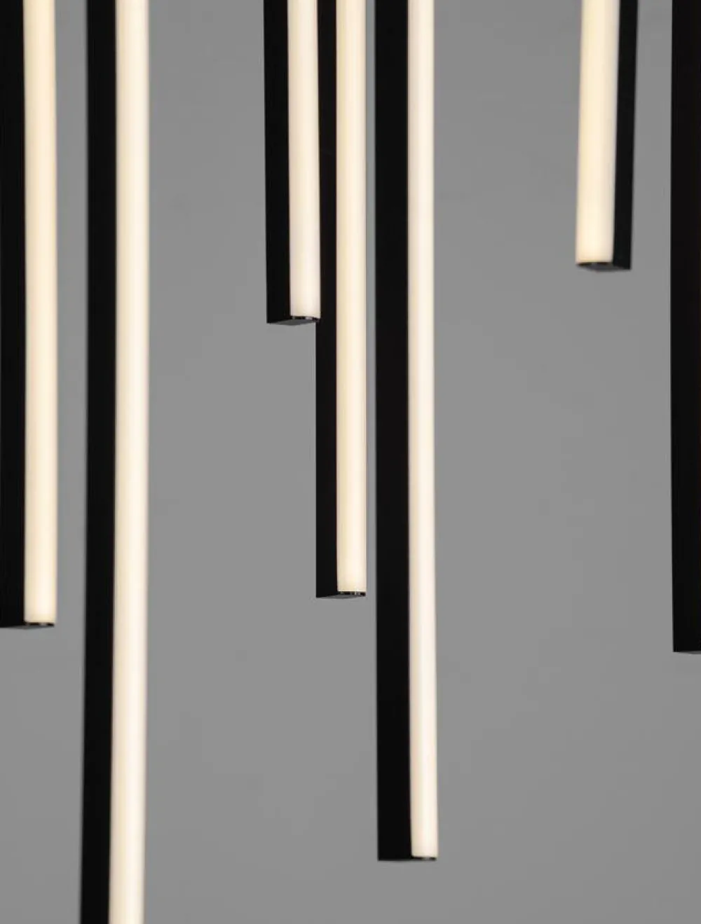 Lampadari Moderni-Selezionato da Mazzolaluce Lampadario luci a cascata moderno led 3200k nero per soggiorno