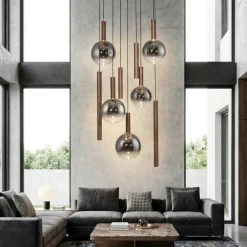 Lampadari Moderni-Selezionato da Mazzolaluce Lampadario marrone con sfere di vetro per soggiorno moderno