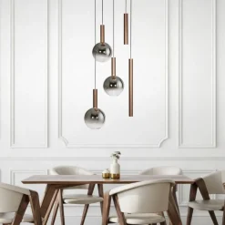 Lampadari Moderni-Selezionato da Mazzolaluce Lampadario marrone con sfere in vetro per soggiorno moderno