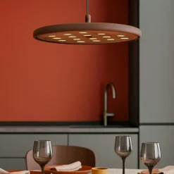Lampadari Moderni-Selezionato da Mazzolaluce Lampadario marrone led per ristoranti design moderno fonoassorbente