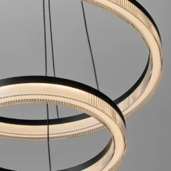 Lampadari Moderni-Selezionato da Mazzolaluce Lampadario moderno anelli nero per salotto led 3000k