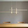 Lampadari Moderni-Selezionato da Mazzolaluce Lampadario moderno design bianco oro per soggiorno