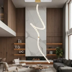 Lampadari Moderni-Selezionato da Mazzolaluce Lampadario moderno design dettagli oro led 3000k vetro bianco opaco e oro