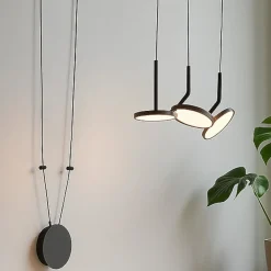 Lampadari Moderni-Selezionato da Mazzolaluce Lampadario moderno 3 luci led 3000k con decentramento