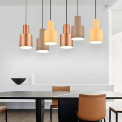 Lampadari Moderni-Selezionato da Mazzolaluce Lampadario moderno multicolor per tavolo da pranzo