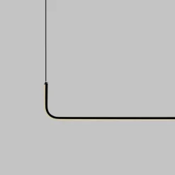 Lampadari Moderni-Selezionato da Mazzolaluce Lampadario moderno orizzontale nero per tavolo da pranzo