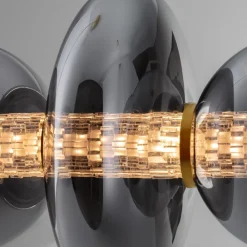 Lampadari Moderni-Selezionato da Mazzolaluce Lampadario moderno orizzontale per soggiorno contemporaneo
