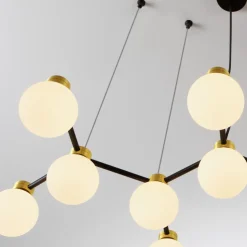 Lampadari Moderni-Selezionato da Mazzolaluce Lampadario moderno per sala da pranzo stile contemporaneo
