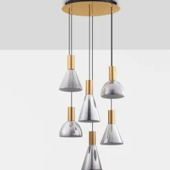 Lampadari Moderni-Selezionato da Mazzolaluce Lampadario moderno per salotto struttura oro 6 vetri pendenti