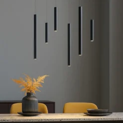 Lampadari Moderni-Selezionato da Mazzolaluce Lampadario moderno per tavolo soggiorno nero 6 luci led dimmerabile