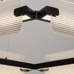 Lampadari Moderni-Selezionato da Mazzolaluce Lampadario nero circolare in vetro design moderno per soggiorno elegante