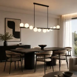 Lampadari Moderni-Selezionato da Mazzolaluce Lampadario nero design sfere vetro bianco per soggiorno moderno